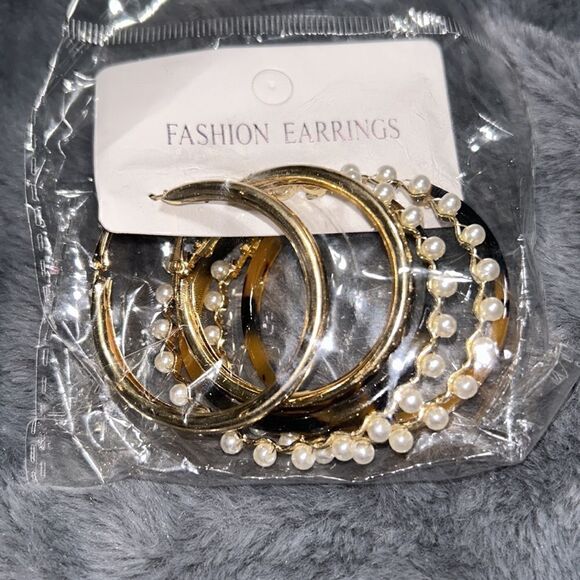 Hoop Earring Set - Picture 2 of 3